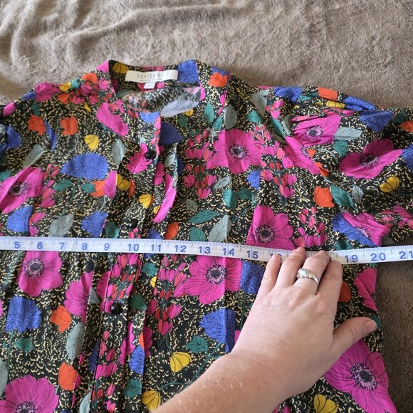 Hunter Bell Taylor Top Silk Floral Blouse Button Front Billow Sleeve Size L - Picture 14 of 16
